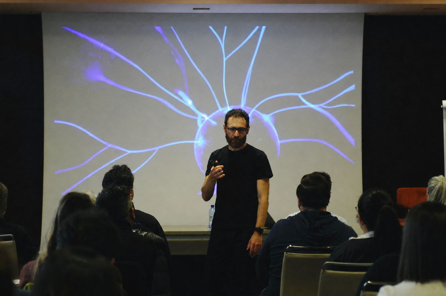 Massimiliano Spini mental coach online durante una conferenza sulla preparazione mentale Massimiliano Spini mental coach online durante una conferenza sulla preparazione mentale